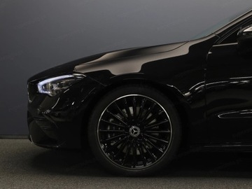 Mercedes CLA C118/X118 2025 MERCEDES-BENZ CLA 250 e AMG Line Sedan 1.3 (272KM) 2025, zdjęcie 4