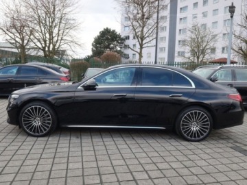 Mercedes Klasa E W214 Sedan 2.0 220d 197KM 2026 E Klasa 220 d 4-Matic Exclusive 2.0 (197KM) 2026, zdjęcie 1