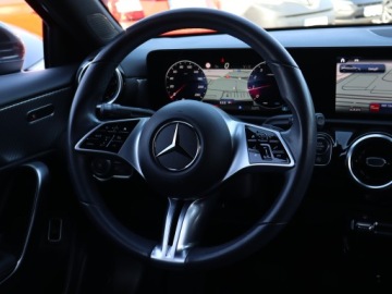 Mercedes Klasa A W177/V177 Sedan Facelifting 1.3 200 163KM 2023 Mercedes A A 200, Salon Polska, Serwis ASO, zdjęcie 20