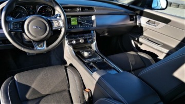 Jaguar XF II Sedan 2.0 i4D 180KM 2018 Jaguar XF R-Sport Ogrzew.Kierow. Navi Pro 10,2’" Fotele Elek.+Ogrz. Carplay, zdjęcie 12