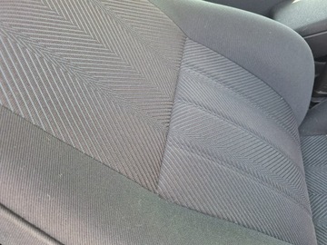 Alfa Romeo 147 Hatchback 1.6 i 16V T.Spark 120KM 2002 Alfa Romeo 147, zdjęcie 24