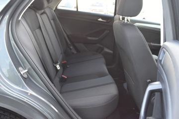 Volkswagen T-Roc I SUV Facelifting 1.5 TSI ACT 150KM 2022 Volkswagen T-Roc SalonPL 150KM TSI DSG Life 17 ZimowySiedzenia komfortoweV, zdjęcie 31