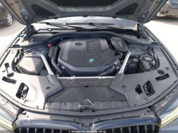 BMW Seria 5 G30-G31 2022 BMW Seria 5 540I 2022 3.0 Benzyna 335KM, zdjęcie 8