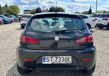 Alfa Romeo 147 Hatchback 1.9 JTD 115KM 2006 Alfa Romeo 147 2006 r. 1.9 Diesel 116KM, zdjęcie 4