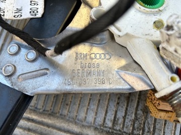 УПЛОТНИТЕЛЬ РАМКИ ОКОННОГО МЕХАНИЗМА ПЕРЕДНЕГО СПРАВА AUDI A6 C5 СЕДАН КОМБИ