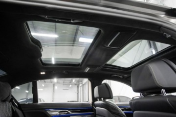 BMW Seria 7 G11-G12 M Lang 760i 610KM 2017 BMW M760 i 609 KM, 3.7s do 100 km/h. Salon PL. FV., zdjęcie 25