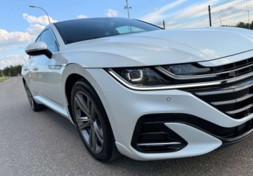 Volkswagen Arteon Fastback Facelifting 2.0 TDI 150KM 2023 Volkswagen Arteon R_LINE 2.0TDi 6Biegow FullLed BialaPerla Virtual Bezwypa, zdjęcie 17