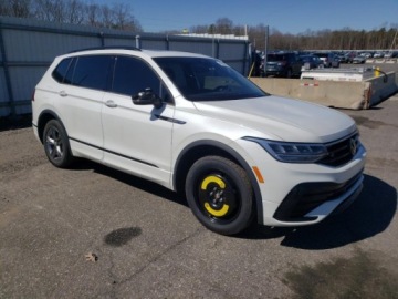Volkswagen Tiguan II 2023 Volkswagen Tiguan 2023 2.0L Turbo AWD 2.0 Benzyna 184KM, zdjęcie 3