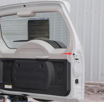 GUM. ULOŽENÍ DO ZADNÍCH DVEŘE PAJERO