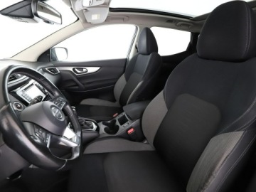 Nissan Qashqai II Crossover 1.2 DIG-T 115KM 2017 Nissan Qashqai N-Connecta automat navi kamera360, zdjęcie 12