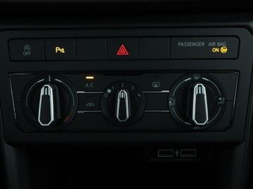 Volkswagen T-Cross SUV 1.0 TSI 95KM 2019 Volkswagen T-Cross klimatyzacja multifunkcja, zdjęcie 27