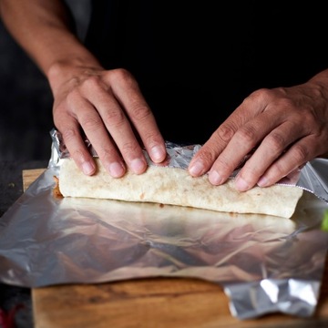 ТОЛСТАЯ АЛЮМИНИЕВАЯ ПИЩЕВАЯ ФОЛЬГА ДЛЯ КЕЙТЕРИНГА ГАСТРО