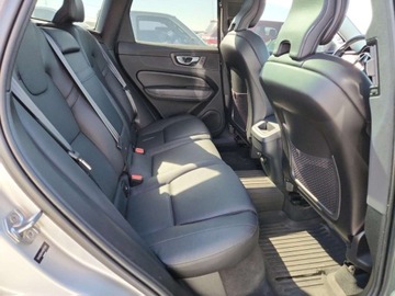 Volvo XC60 II 2021 Volvo XC 60 T5 Momentum 2021 2.0L 2.0 Benzyna 250KM, zdjęcie 11