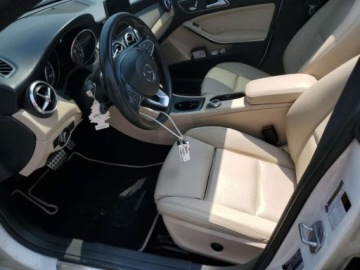 Mercedes CLA C117 2017 Mercedes-Benz CLA 250 2017 2.0l 2.0 Benzyna 208KM, zdjęcie 7
