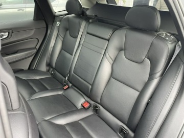 Volvo XC60 II Crossover T5 250KM 2018 Volvo XC 60 4x4 T5 Momentum 2018 kamera, zdjęcie 23