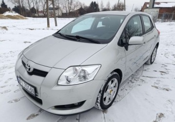 Toyota Auris I Hatchback 1.4 i 16V VVT-i 97KM 2007 Toyota Auris Toyota Auris 1.4 VVT-i 1.4 Benzyna 97KM, zdjęcie 1