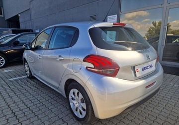 Peugeot 208 I Hatchback 5d Facelifting 1.2 PureTech 82KM 2018 Peugeot 208 Peugeot 208 1.2 Benz 82KM Active 1.2 Benzyna 82KM, zdjęcie 5