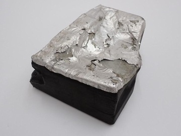 ЗВУЧАЮЩАЯ ГУБКА ПЕНА ПРАВАЯ ЗАДНЯЯ RANGE ROVER VELAR 19R