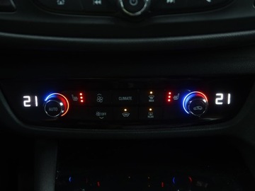 Opel Insignia I Hatchback Facelifting 1.6 CDTI Ecotec 136KM 2017 Opel Insignia 1.6 CDTI, Salon Polska, Serwis ASO, zdjęcie 12