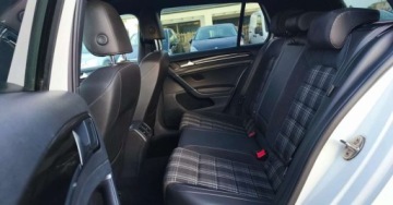 Volkswagen Golf VII GTD 5d 2.0 TDI-CR BlueMotion Technology 184KM 2016 Volkswagen Golf Volkswagen Golf GTD (BlueMotion Technology) 2.0 Diesel, zdjęcie 29