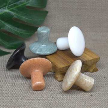 Массажный камень с грибами из розового кварца 5,5x4 см Cr