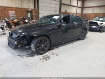 Jaguar XF II 2022 Jaguar XF R-Dynamic SE P300 2022 2.0l 2.0 Benzyna 296KM, zdjęcie 1