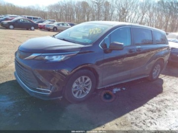 Toyota Sienna III 2023 Toyota Sienna Le 2023 2.5 Hybryda 189KM, zdjęcie 1