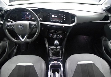 Opel Mokka II SUV 1.2 Turbo 100KM 2021 Opel Mokka Benzyna 100 KM _ Kamera cofania _ 1.2 Benzyna 100KM, zdjęcie 4
