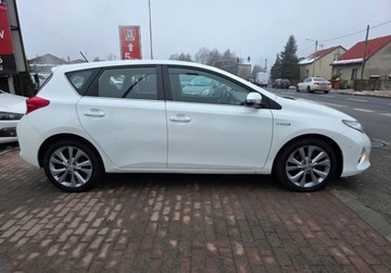 Toyota Auris II 2013 Toyota Auris Niski przbiegladna i zadbana prosto z Niemiec 1.8 Hybryda, zdjęcie 6