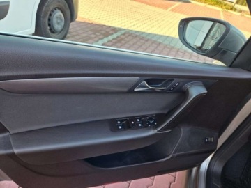 Volkswagen Passat B7 Variant 2.0 TDI CR DPF BlueMotion 140KM 2012 Volkswagen Passat Nawigacja Podgrzewane Fotele Czujniki Parkowania 2.0, zdjęcie 9