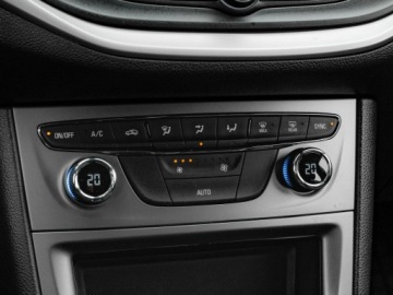 Opel Astra K Sportstourer Facelifting 1.2 Turbo 130KM 2021 Opel Astra GD448YV#1.2 T Edition 2 stref klima, zdjęcie 15