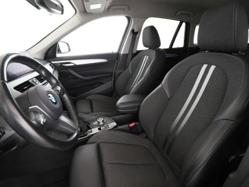 BMW X1 F48 Crossover Plug-In 1.5 25e 220KM 2020 BMW X1 4x4 automat PHEV full LED sportowe fotele, zdjęcie 12