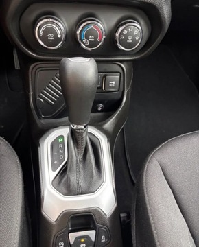 Jeep Renegade SUV 1.4 MultiAir 140KM 2018 Jeep Renegade 1.4B 140KM przeb 49tys stan idealny navi 1.4 Benzyna 140KM, zdjęcie 28
