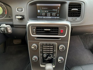 Volvo V60 I Kombi 1.6 T4 180KM 2011 Volvo V60 T4 180 KM Automat Podgrzewane fotele, zdjęcie 21