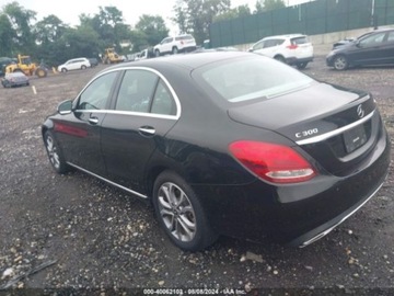 Mercedes Klasa C W205 2017 Mercedes-Benz Klasa C 2017 Mercedes-Benz C-Class C 300 4MATIC Sedan with L, zdjęcie 2