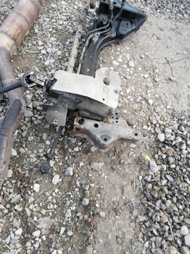 BMW E31 840 NOSNÍK POD MOTOR NÁPRAVNICE PŘEDNÍ 4.0