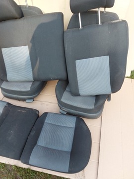 KOMPLET SEDADLA VW GOLF 4 HB