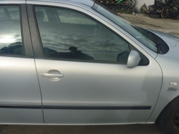 SEAT TOLEDO II DRZWI PRAWE PRZEDNIE LB7Z