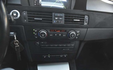 BMW Seria 3 E90-91-92-93 Touring E91 2.0 318i 143KM 2008 BMW Seria 3 BMW Seria 3 318i Edition Sport 2.0 Benzyna 143KM, zdjęcie 24