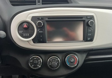 Toyota Yaris III Hatchback 5d Facelifting 1.0 VVT-i 69KM 2014 Toyota Yaris 1.0 Benzyna Kamera Klimatyzacja El. lusterka Benzyna 69KM, zdjęcie 17