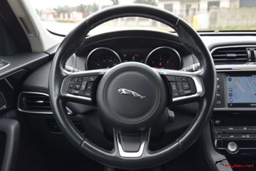 Jaguar F-Pace SUV 2.0 i4D 180KM 2017 Jaguar F-Pace 2.0 i4D (180 KM) SkoraNawigacjaK..., zdjęcie 35