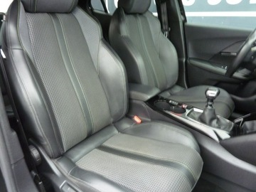 Peugeot 2008 II SUV 1.2 PureTech 130KM 2020 Peugeot 2008 GT-Line*1.2 Benzyna 131, zdjęcie 15