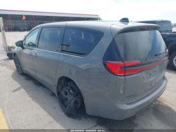 Chrysler Pacifica II 2023 Chrysler Pacifica Hybrid Touring L 2023 3.6l 3.6 Hybryda 260KM, zdjęcie 3