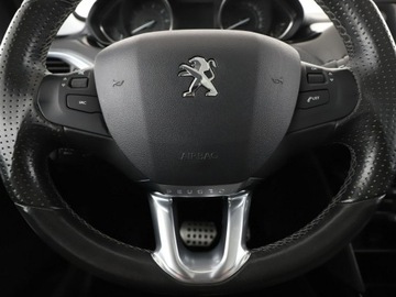 Peugeot 2008 I SUV Facelifting 1.2 PureTech 110KM 2017 Peugeot 2008 1.2 Automat Crossway Panorama Navi, zdjęcie 20