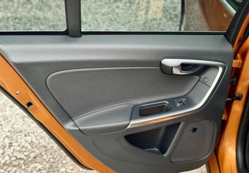 Volvo V60 I Kombi 2.0 D3 163KM 2010 Volvo V60 D3 5cyl 163KM Automat bixenon polskory PDC Navi 2.0 Diesel, zdjęcie 16