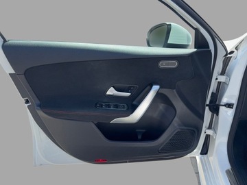 Mercedes Klasa A W177/V177 Hatchback Facelifting 1.3 180 136KM 2022 Mercedes-Benz A 180, zdjęcie 15