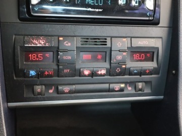 Audi A4 B6 Sedan 2.0 20V 131KM 2001 Audi A4 2.0, Automat, HAK, Klima, Klimatronic,ALU, zdjęcie 17