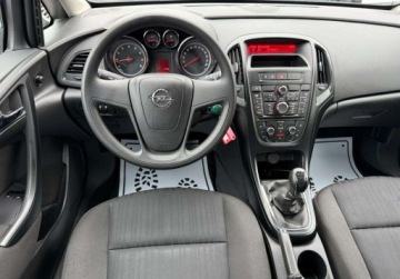 Opel Astra J Hatchback 5d Facelifting 1.6 Twinport ECOTEC 115KM 2015 Opel Astra salon Polska , I wlasciciel, kamera cofania 1.6 Benzyna 115KM, zdjęcie 3