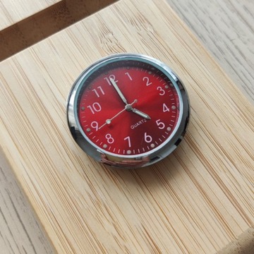 Декоративные автомобильные часы QUARTZ Red Red + Clip и Smart