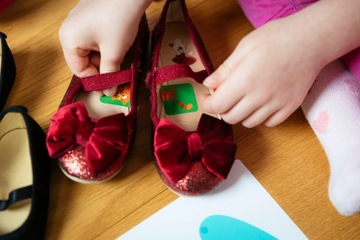 Наклейки на внутреннюю часть обуви правая/левая.